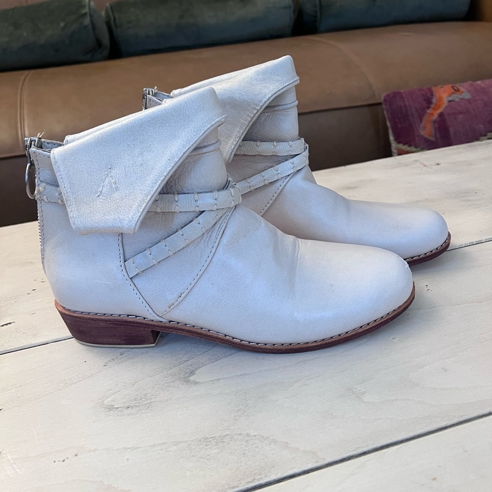 Cream Leather Ankle aboots